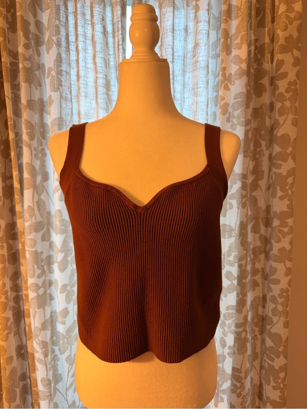 Abercrombie & Fitch Ribbed Sweetheart Tank in Deep Brown